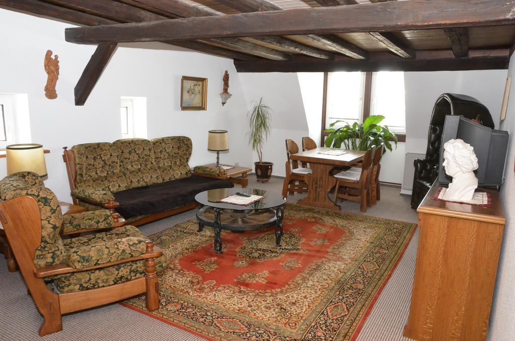 Weingasthof Zum Weissen Ross Osthofen Екстериор снимка